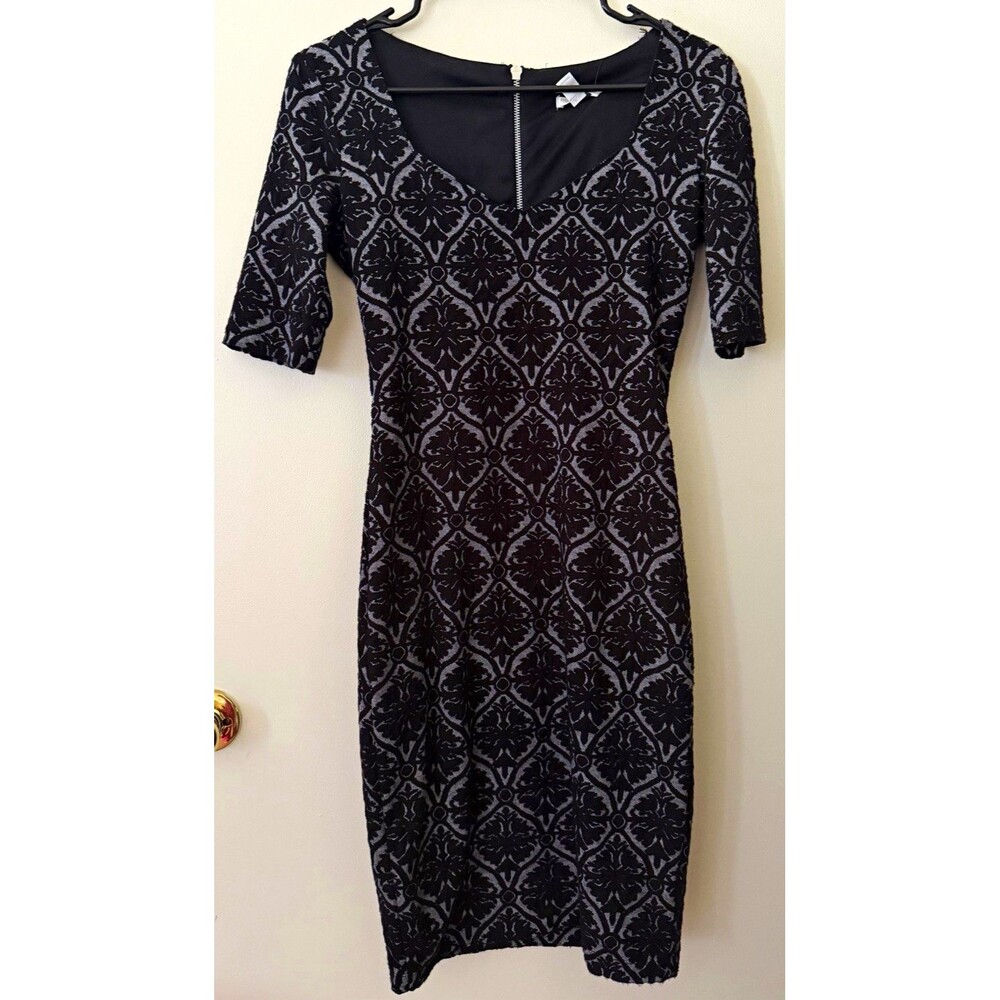Bisou Bisou Womens Black/Gray Damask Sheath Dress Short Sleeve Scoop Neck 2